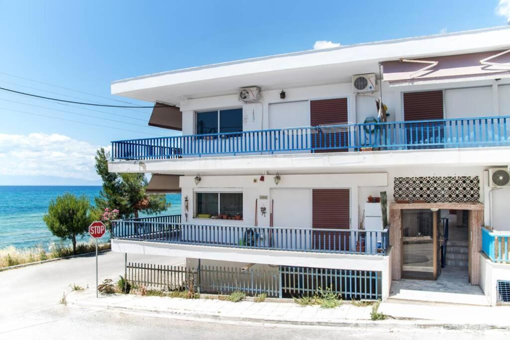 Seafront 2 Bedrooms Apartment Nea Iraklia Exterior foto